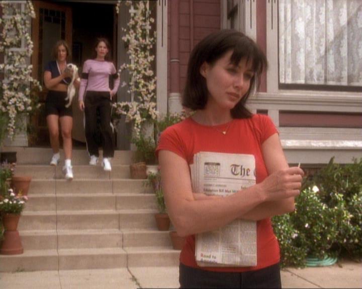 Charmed-Online_dot_net-1x01SomethingWiccaThisWayComes2303.jpg