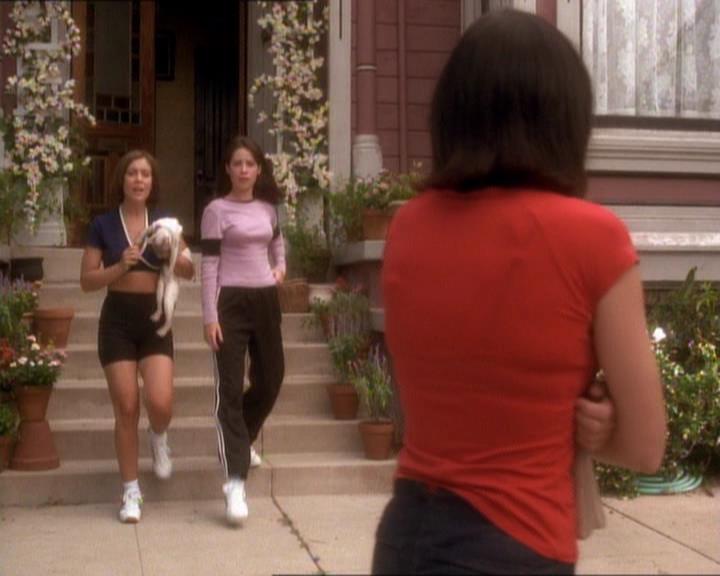 Charmed-Online_dot_net-1x01SomethingWiccaThisWayComes2305.jpg