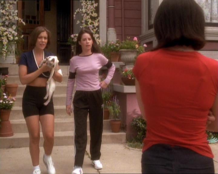 Charmed-Online_dot_net-1x01SomethingWiccaThisWayComes2306.jpg Charmed-Online_dot_net-1x01SomethingWiccaThisWayComes2306.jpg