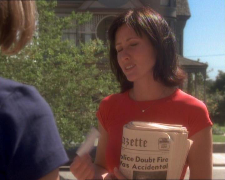 Charmed-Online_dot_net-1x01SomethingWiccaThisWayComes2311.jpg Charmed-Online_dot_net-1x01SomethingWiccaThisWayComes2311.jpg