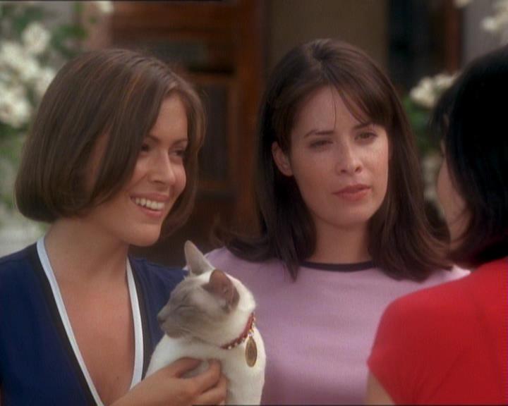 Charmed-Online_dot_net-1x01SomethingWiccaThisWayComes2315.jpg Charmed-Online_dot_net-1x01SomethingWiccaThisWayComes2315.jpg