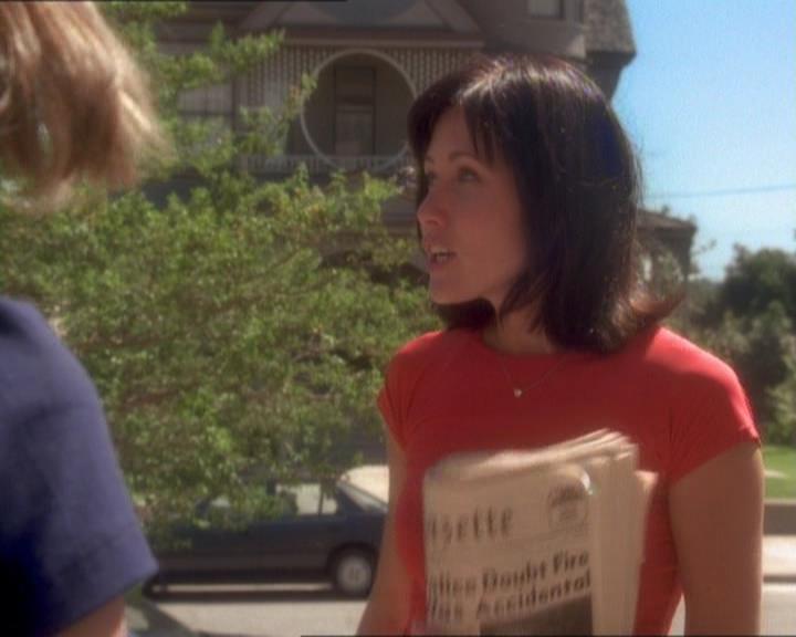 Charmed-Online_dot_net-1x01SomethingWiccaThisWayComes2336.jpg Charmed-Online_dot_net-1x01SomethingWiccaThisWayComes2336.jpg