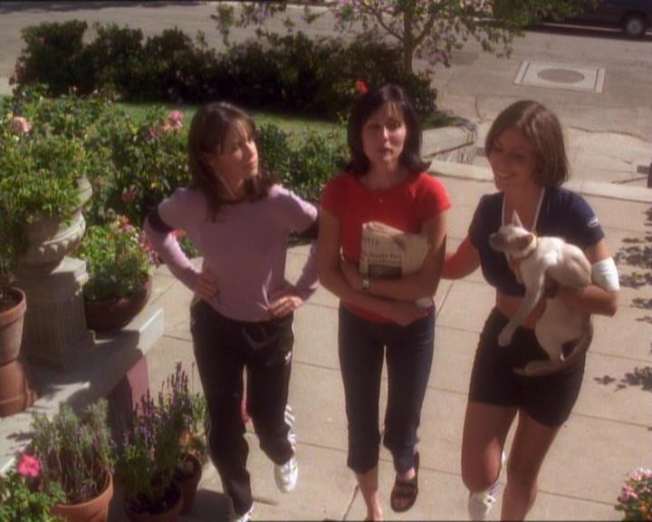 Charmed-Online_dot_net-1x01SomethingWiccaThisWayComes2342.jpg Charmed-Online_dot_net-1x01SomethingWiccaThisWayComes2342.jpg