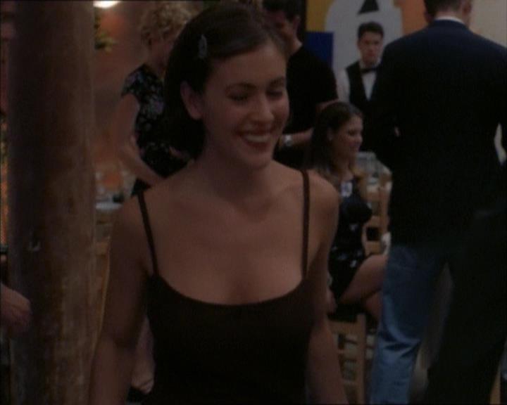 Charmed-Online_dot_net-1x02IveGotYouUnderMySkin0015.jpg Charmed-Online_dot_net-1x02IveGotYouUnderMySkin0015.jpg