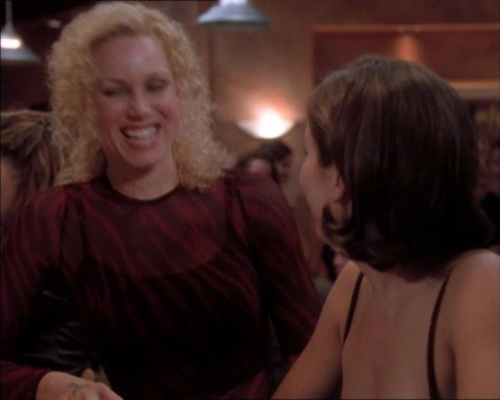 Charmed-Online_dot_net-1x02IveGotYouUnderMySkin0041.jpg Charmed-Online_dot_net-1x02IveGotYouUnderMySkin0041.jpg