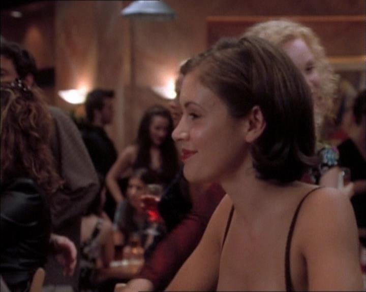 Charmed-Online_dot_net-1x02IveGotYouUnderMySkin0053.jpg Charmed-Online_dot_net-1x02IveGotYouUnderMySkin0053.jpg