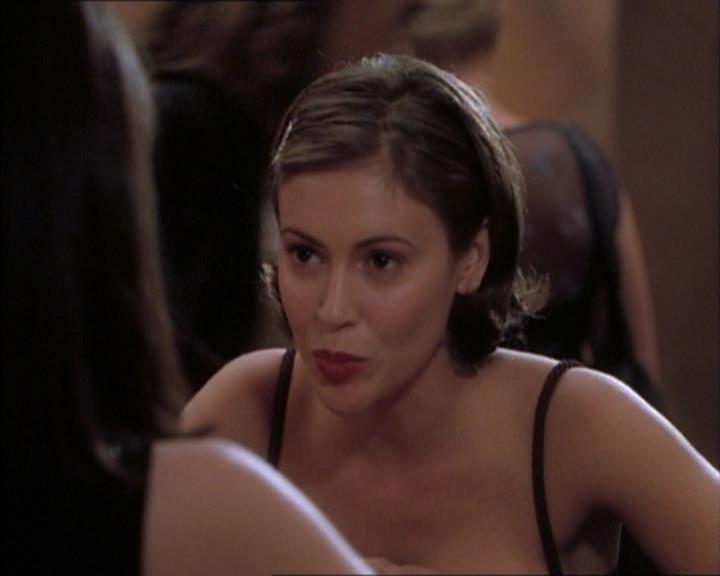 Charmed-Online_dot_net-1x02IveGotYouUnderMySkin0083.jpg Charmed-Online_dot_net-1x02IveGotYouUnderMySkin0083.jpg
