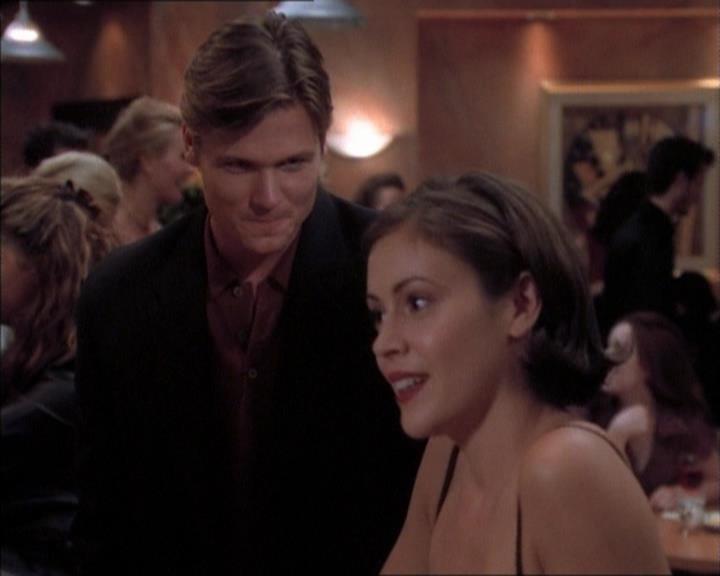 Charmed-Online_dot_net-1x02IveGotYouUnderMySkin0108.jpg