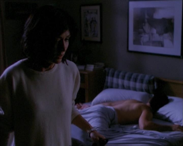 Charmed-Online_dot_net-1x02IveGotYouUnderMySkin0175.jpg Charmed-Online_dot_net-1x02IveGotYouUnderMySkin0175.jpg