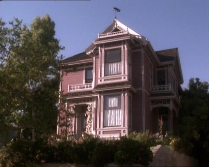 Charmed-Online_dot_net-1x02IveGotYouUnderMySkin0263.jpg Charmed-Online_dot_net-1x02IveGotYouUnderMySkin0263.jpg