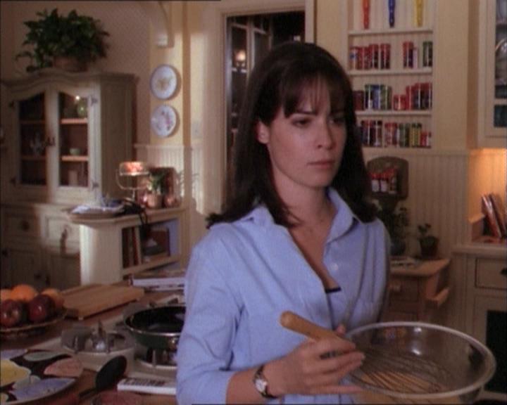 Charmed-Online_dot_net-1x02IveGotYouUnderMySkin0274.jpg Charmed-Online_dot_net-1x02IveGotYouUnderMySkin0274.jpg