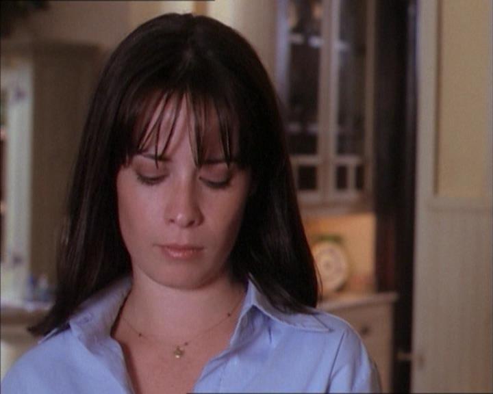 Charmed-Online_dot_net-1x02IveGotYouUnderMySkin0288.jpg Charmed-Online_dot_net-1x02IveGotYouUnderMySkin0288.jpg