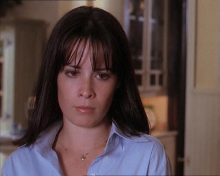 Charmed-Online_dot_net-1x02IveGotYouUnderMySkin0290.jpg Charmed-Online_dot_net-1x02IveGotYouUnderMySkin0290.jpg