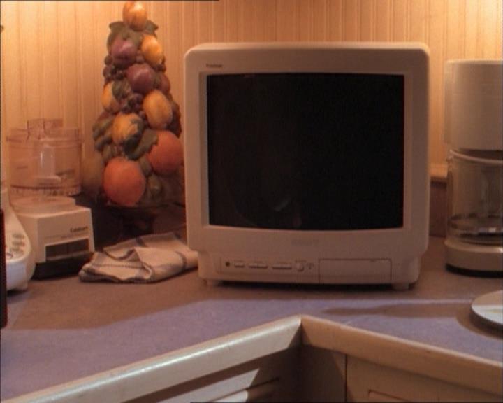 Charmed-Online_dot_net-1x02IveGotYouUnderMySkin0298.jpg Charmed-Online_dot_net-1x02IveGotYouUnderMySkin0298.jpg