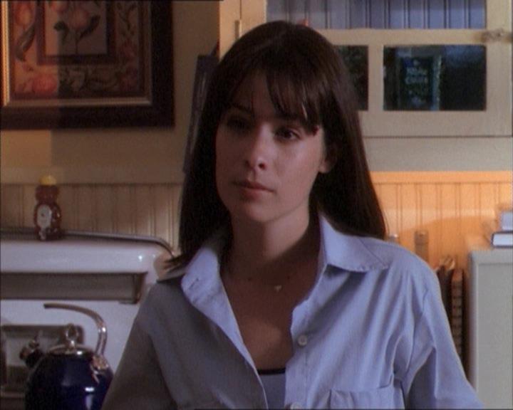 Charmed-Online_dot_net-1x02IveGotYouUnderMySkin0320.jpg Charmed-Online_dot_net-1x02IveGotYouUnderMySkin0320.jpg