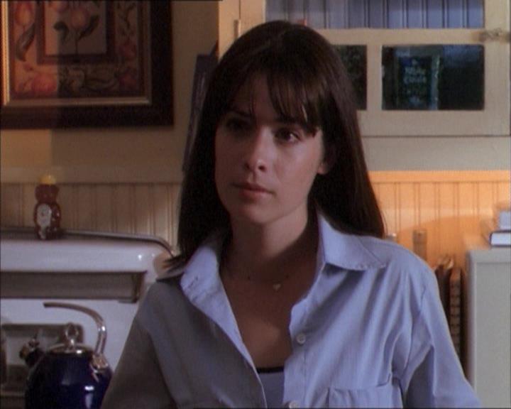 Charmed-Online_dot_net-1x02IveGotYouUnderMySkin0323.jpg Charmed-Online_dot_net-1x02IveGotYouUnderMySkin0323.jpg