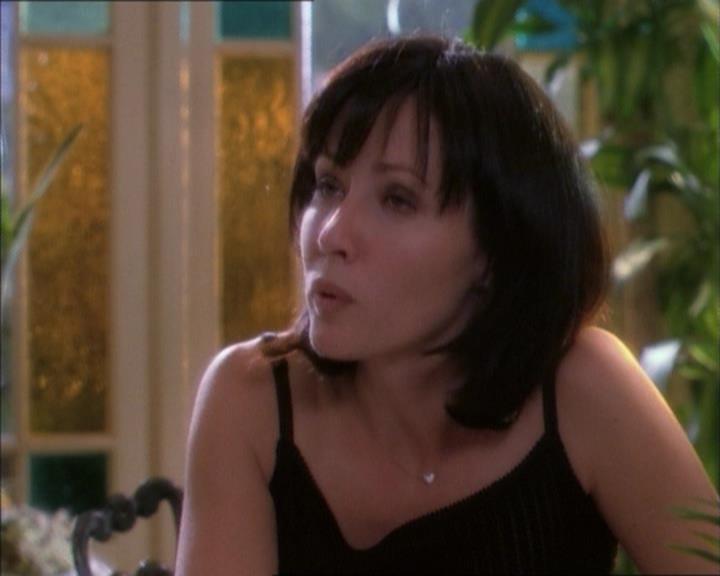 Charmed-Online_dot_net-1x02IveGotYouUnderMySkin0376.jpg Charmed-Online_dot_net-1x02IveGotYouUnderMySkin0376.jpg