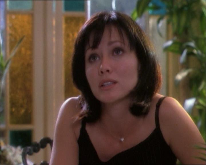 Charmed-Online_dot_net-1x02IveGotYouUnderMySkin0385.jpg Charmed-Online_dot_net-1x02IveGotYouUnderMySkin0385.jpg