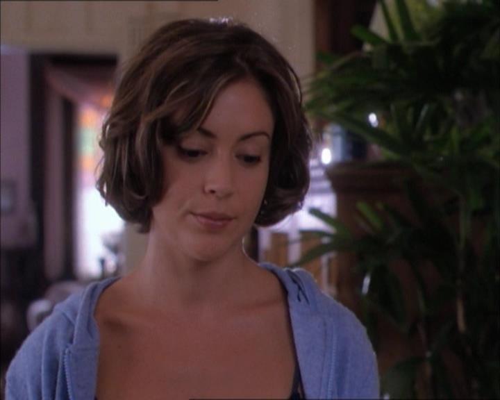 Charmed-Online_dot_net-1x02IveGotYouUnderMySkin0386.jpg Charmed-Online_dot_net-1x02IveGotYouUnderMySkin0386.jpg