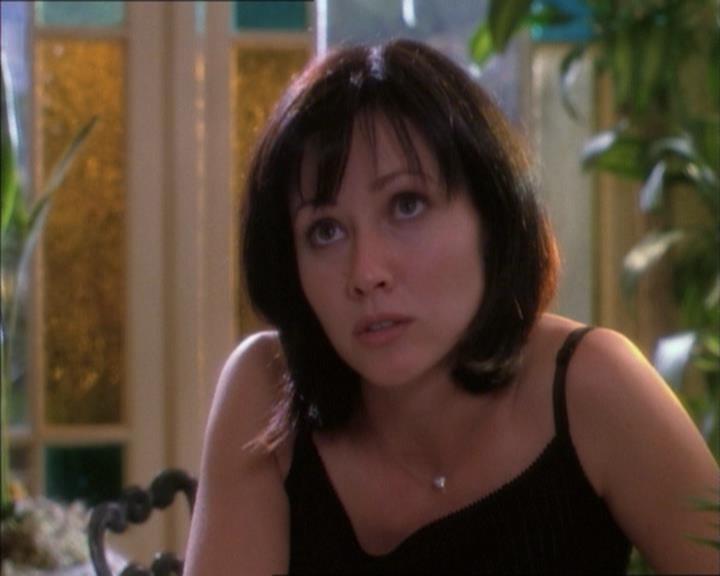 Charmed-Online_dot_net-1x02IveGotYouUnderMySkin0387.jpg Charmed-Online_dot_net-1x02IveGotYouUnderMySkin0387.jpg