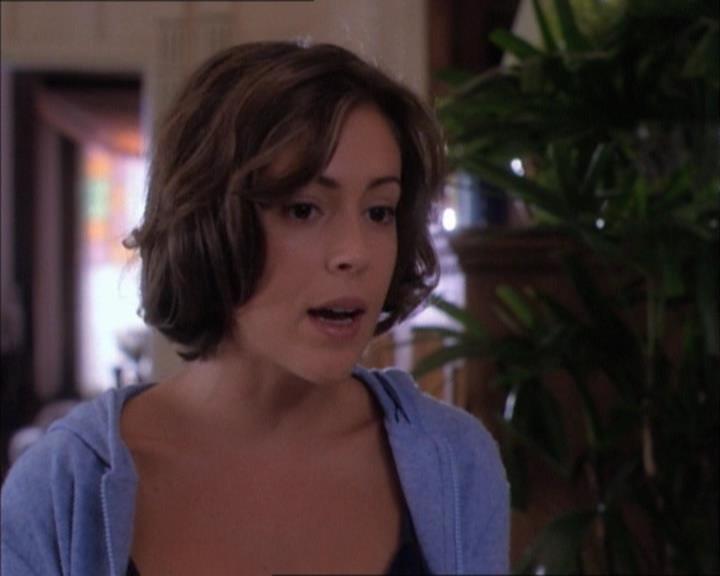 Charmed-Online_dot_net-1x02IveGotYouUnderMySkin0391.jpg Charmed-Online_dot_net-1x02IveGotYouUnderMySkin0391.jpg