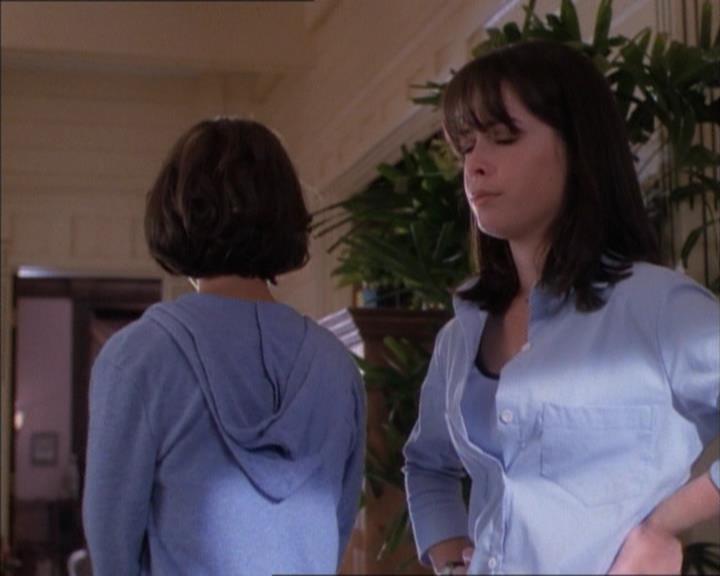Charmed-Online_dot_net-1x02IveGotYouUnderMySkin0403.jpg Charmed-Online_dot_net-1x02IveGotYouUnderMySkin0403.jpg