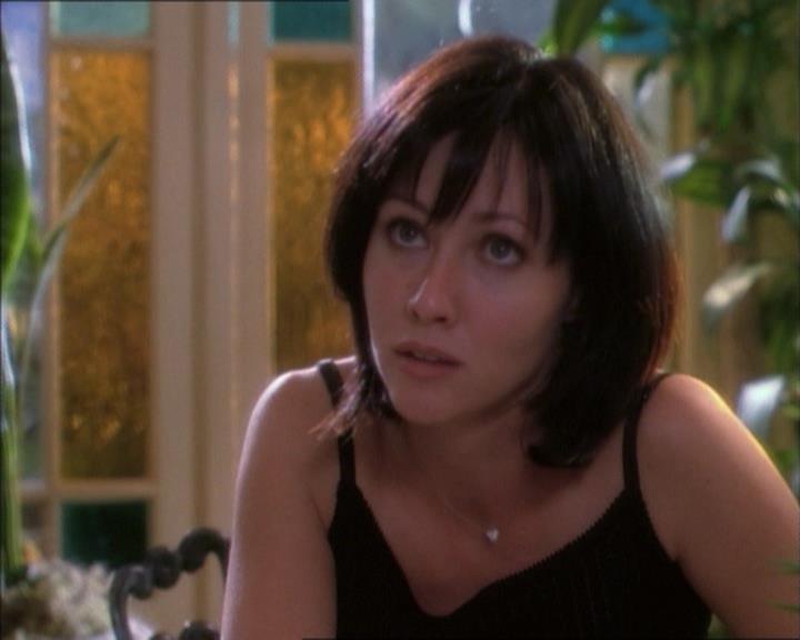 Charmed-Online_dot_net-1x02IveGotYouUnderMySkin0416.jpg Charmed-Online_dot_net-1x02IveGotYouUnderMySkin0416.jpg