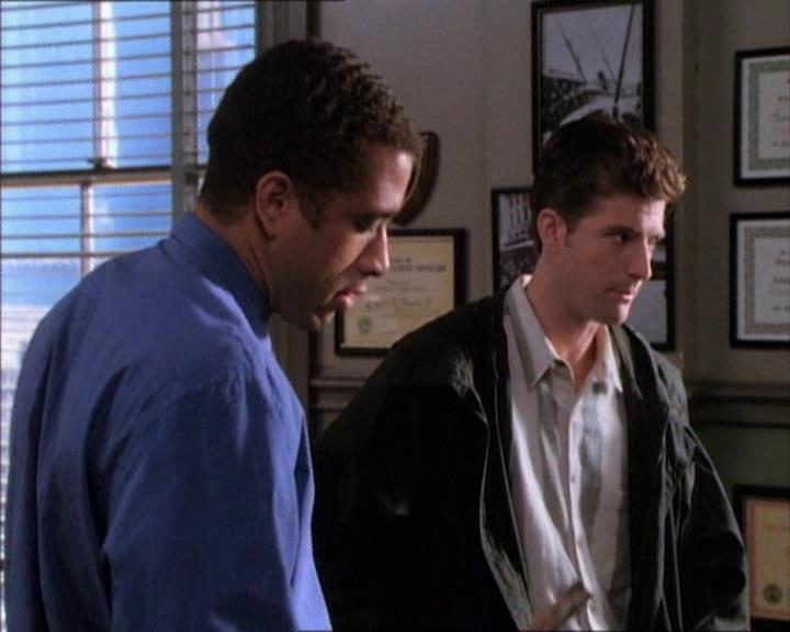 Charmed-Online_dot_net-1x02IveGotYouUnderMySkin0431.jpg Charmed-Online_dot_net-1x02IveGotYouUnderMySkin0431.jpg