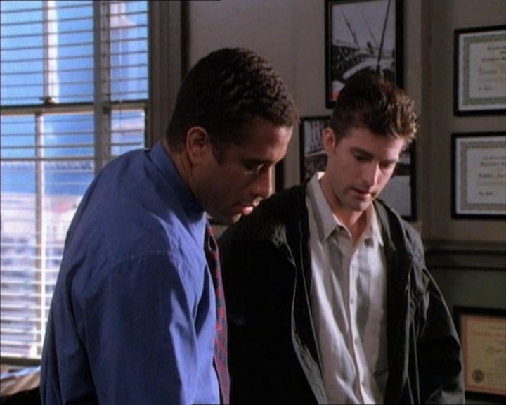 Charmed-Online_dot_net-1x02IveGotYouUnderMySkin0432.jpg Charmed-Online_dot_net-1x02IveGotYouUnderMySkin0432.jpg