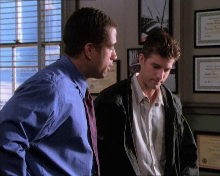 Charmed-Online_dot_net-1x02IveGotYouUnderMySkin0433.jpg Charmed-Online_dot_net-1x02IveGotYouUnderMySkin0433.jpg