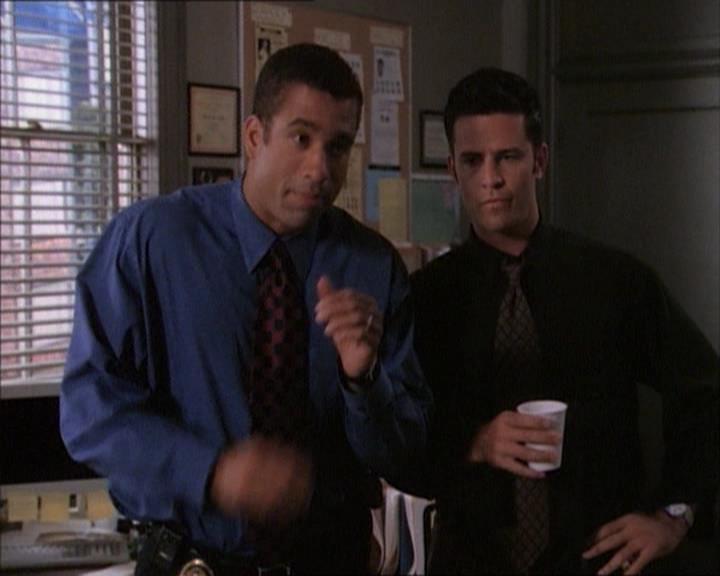 Charmed-Online_dot_net-1x02IveGotYouUnderMySkin0458.jpg Charmed-Online_dot_net-1x02IveGotYouUnderMySkin0458.jpg