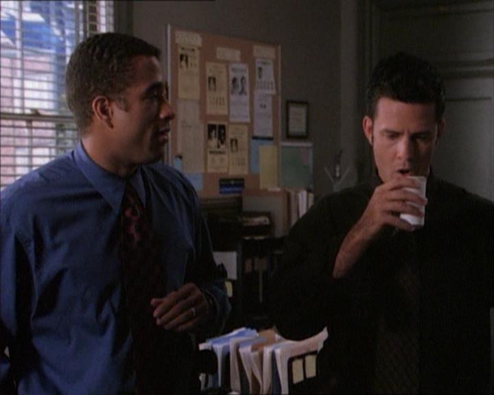 Charmed-Online_dot_net-1x02IveGotYouUnderMySkin0459.jpg Charmed-Online_dot_net-1x02IveGotYouUnderMySkin0459.jpg