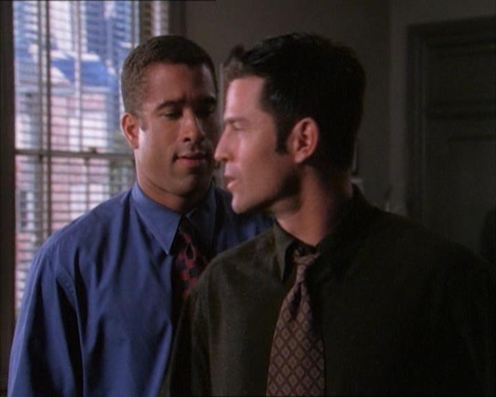 Charmed-Online_dot_net-1x02IveGotYouUnderMySkin0463.jpg Charmed-Online_dot_net-1x02IveGotYouUnderMySkin0463.jpg