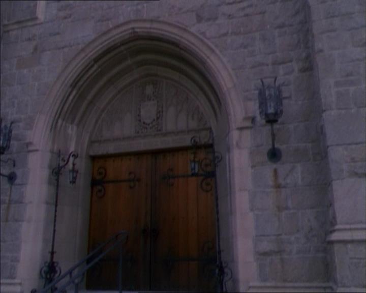 Charmed-Online_dot_net-1x02IveGotYouUnderMySkin0476.jpg