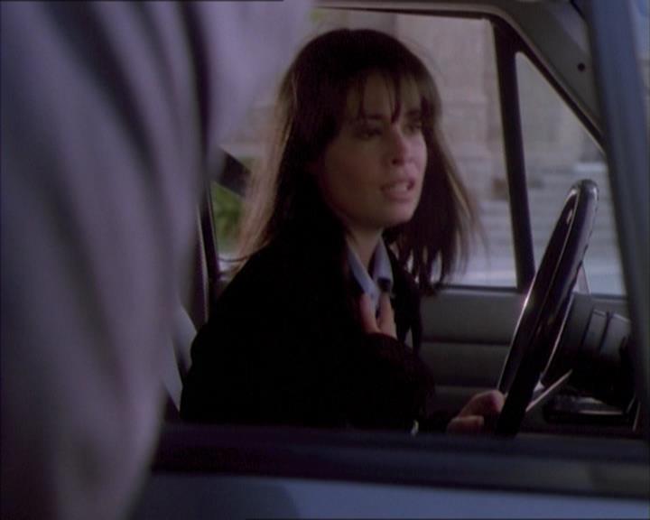 Charmed-Online_dot_net-1x02IveGotYouUnderMySkin0485.jpg Charmed-Online_dot_net-1x02IveGotYouUnderMySkin0485.jpg