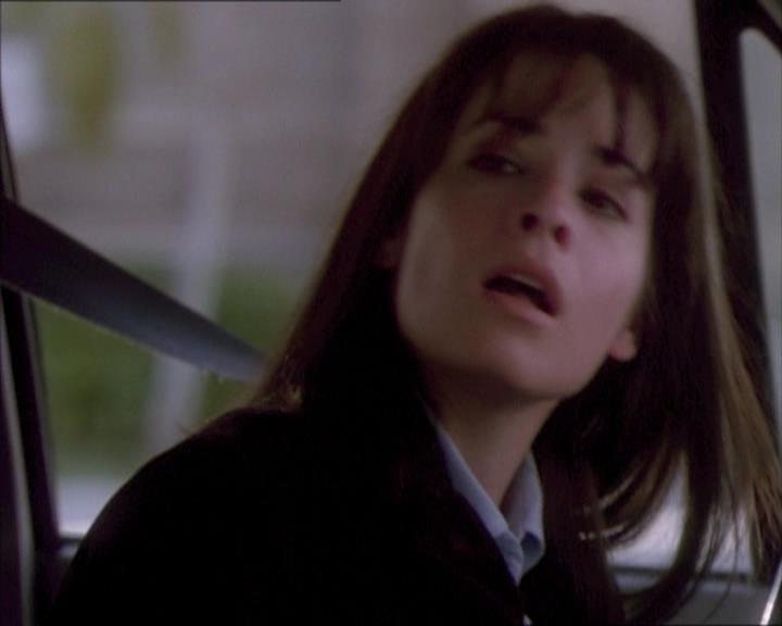 Charmed-Online_dot_net-1x02IveGotYouUnderMySkin0488.jpg Charmed-Online_dot_net-1x02IveGotYouUnderMySkin0488.jpg