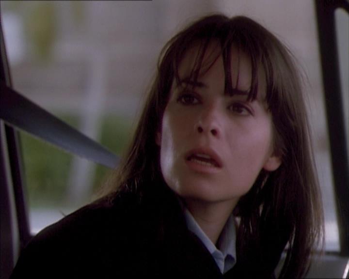 Charmed-Online_dot_net-1x02IveGotYouUnderMySkin0492.jpg Charmed-Online_dot_net-1x02IveGotYouUnderMySkin0492.jpg