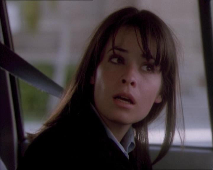 Charmed-Online_dot_net-1x02IveGotYouUnderMySkin0501.jpg Charmed-Online_dot_net-1x02IveGotYouUnderMySkin0501.jpg