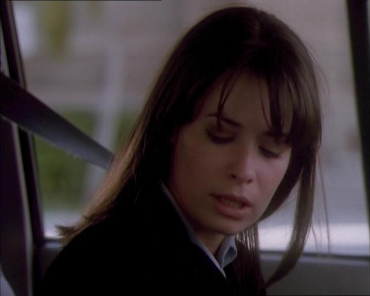 Charmed-Online_dot_net-1x02IveGotYouUnderMySkin0502.jpg Charmed-Online_dot_net-1x02IveGotYouUnderMySkin0502.jpg