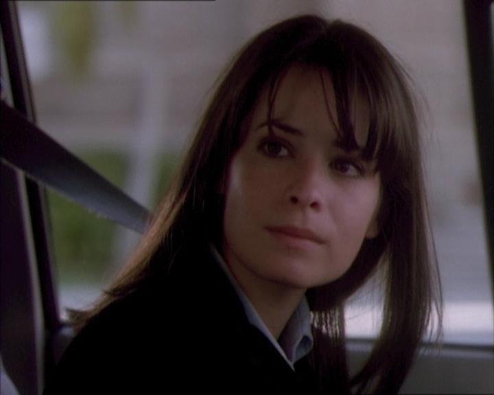 Charmed-Online_dot_net-1x02IveGotYouUnderMySkin0506.jpg Charmed-Online_dot_net-1x02IveGotYouUnderMySkin0506.jpg