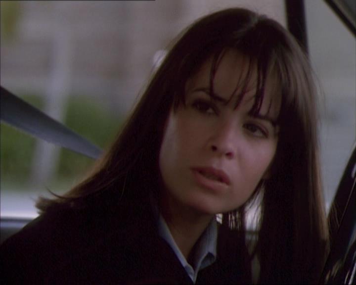 Charmed-Online_dot_net-1x02IveGotYouUnderMySkin0518.jpg Charmed-Online_dot_net-1x02IveGotYouUnderMySkin0518.jpg