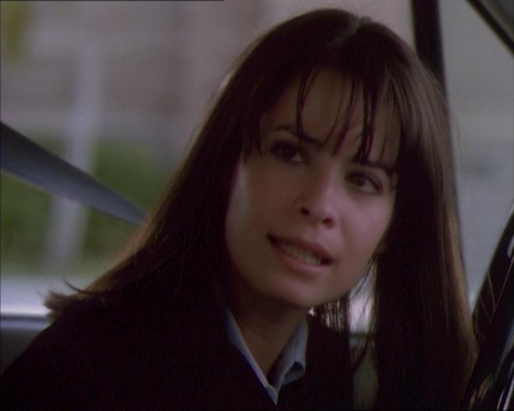 Charmed-Online_dot_net-1x02IveGotYouUnderMySkin0519.jpg Charmed-Online_dot_net-1x02IveGotYouUnderMySkin0519.jpg