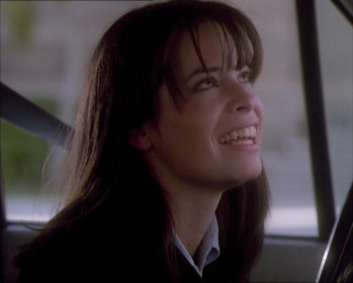 Charmed-Online_dot_net-1x02IveGotYouUnderMySkin0526.jpg Charmed-Online_dot_net-1x02IveGotYouUnderMySkin0526.jpg