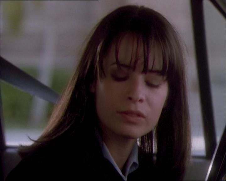 Charmed-Online_dot_net-1x02IveGotYouUnderMySkin0529.jpg Charmed-Online_dot_net-1x02IveGotYouUnderMySkin0529.jpg