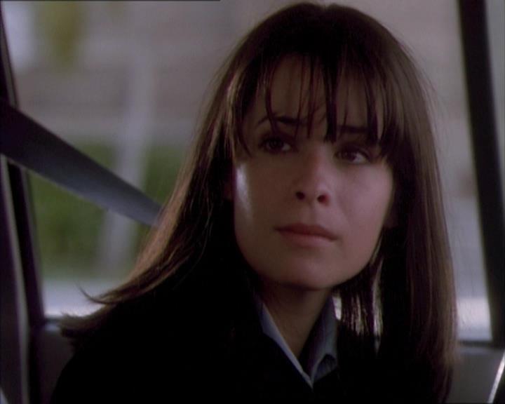 Charmed-Online_dot_net-1x02IveGotYouUnderMySkin0537.jpg Charmed-Online_dot_net-1x02IveGotYouUnderMySkin0537.jpg