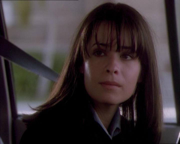 Charmed-Online_dot_net-1x02IveGotYouUnderMySkin0539.jpg Charmed-Online_dot_net-1x02IveGotYouUnderMySkin0539.jpg