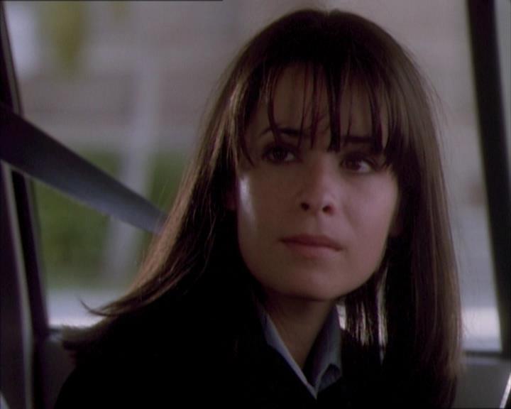 Charmed-Online_dot_net-1x02IveGotYouUnderMySkin0540.jpg Charmed-Online_dot_net-1x02IveGotYouUnderMySkin0540.jpg