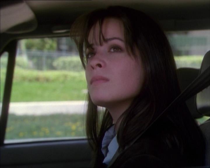 Charmed-Online_dot_net-1x02IveGotYouUnderMySkin0546.jpg Charmed-Online_dot_net-1x02IveGotYouUnderMySkin0546.jpg