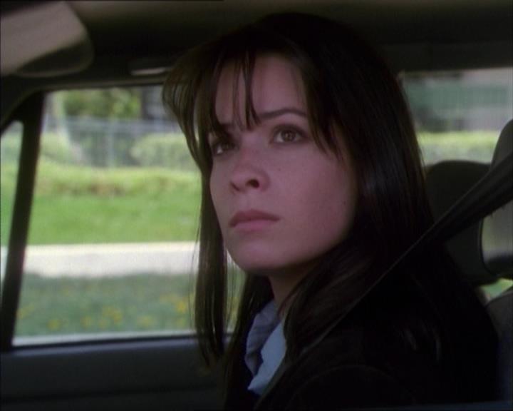 Charmed-Online_dot_net-1x02IveGotYouUnderMySkin0550.jpg Charmed-Online_dot_net-1x02IveGotYouUnderMySkin0550.jpg