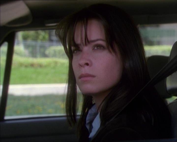 Charmed-Online_dot_net-1x02IveGotYouUnderMySkin0551.jpg Charmed-Online_dot_net-1x02IveGotYouUnderMySkin0551.jpg